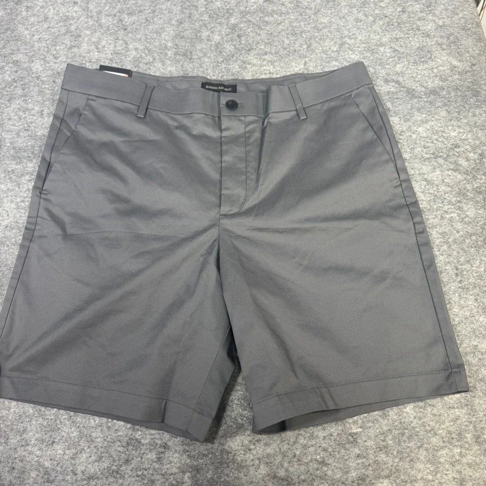 Banana Republic Mens Grey Stretch Chino Shorts Size 38 Quick Dry 9 Inch Inseam